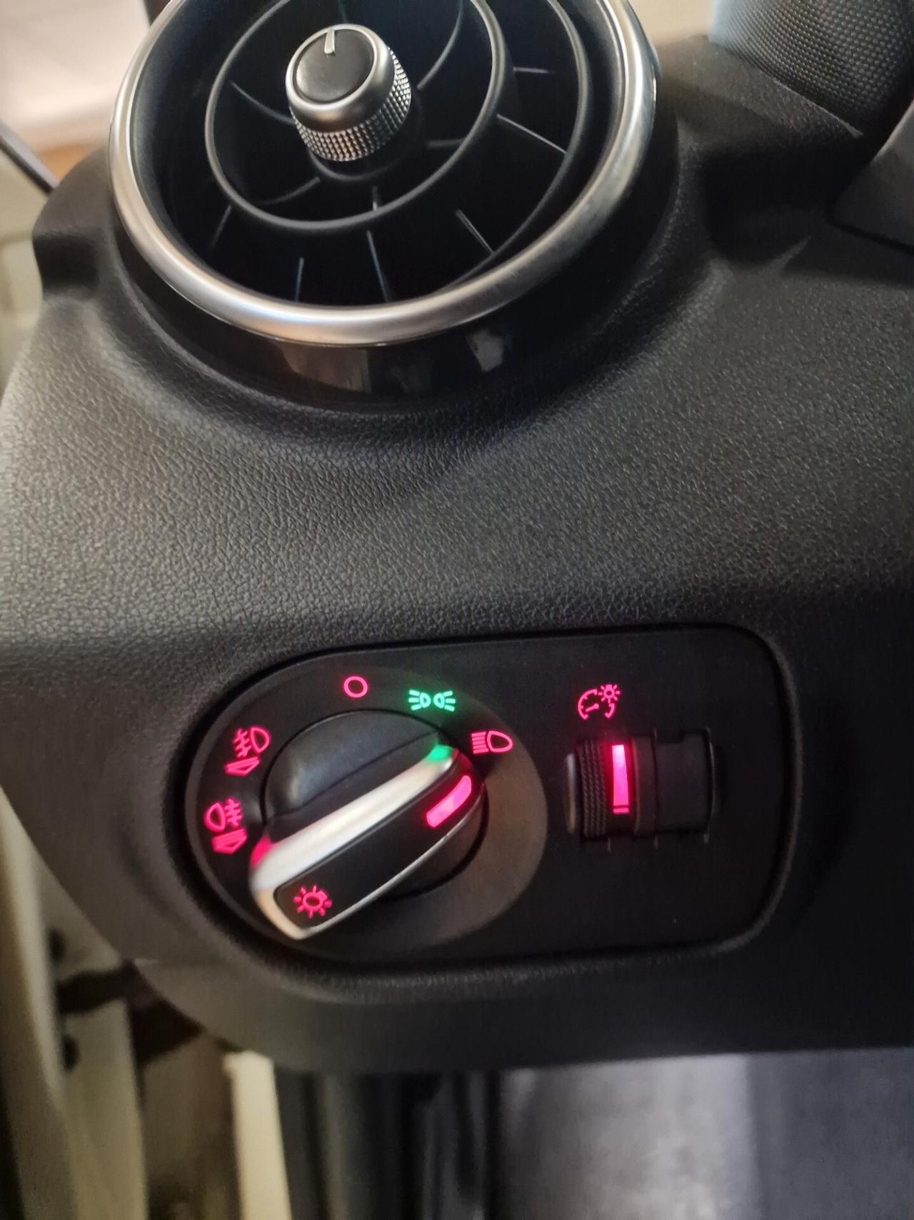 Audi A1 1.4 TFSI S tronic Ambition sline ok neopatentatiAudi A1 1.4 TFSI S tronic Ambition sline ok neopatentati