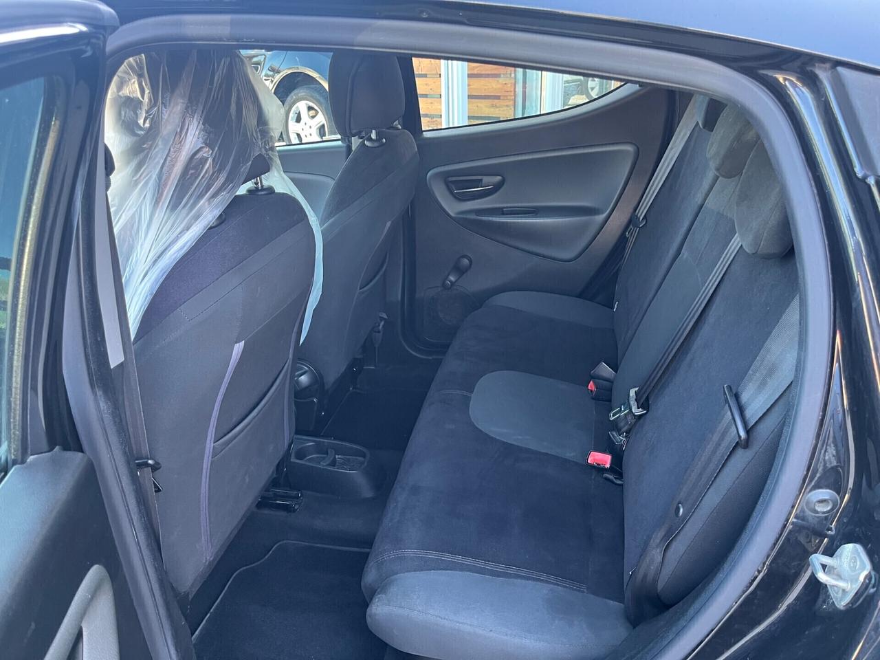 Lancia Ypsilon 1.2 69 CV . 5 porte S&S Gold