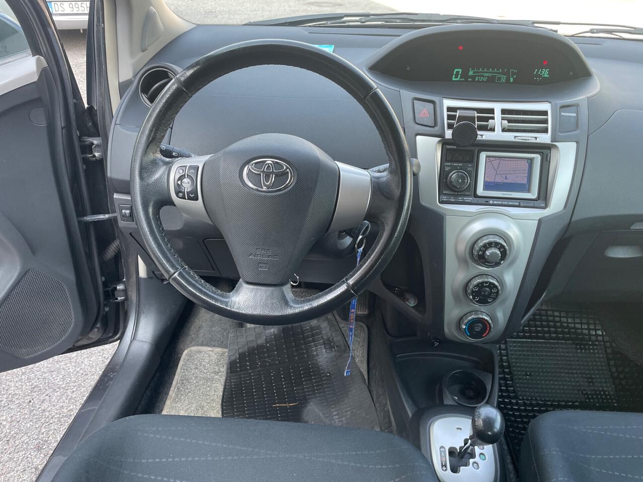 Toyota Yaris 1.3 5 porte Navi*Automatik*Solo 86000*