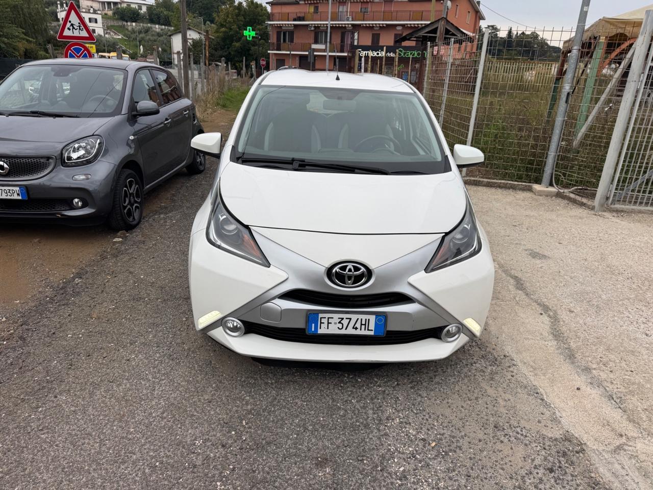 Toyota Aygo 1.0 VVT-i 69 CV 5 porte x-wave MMT