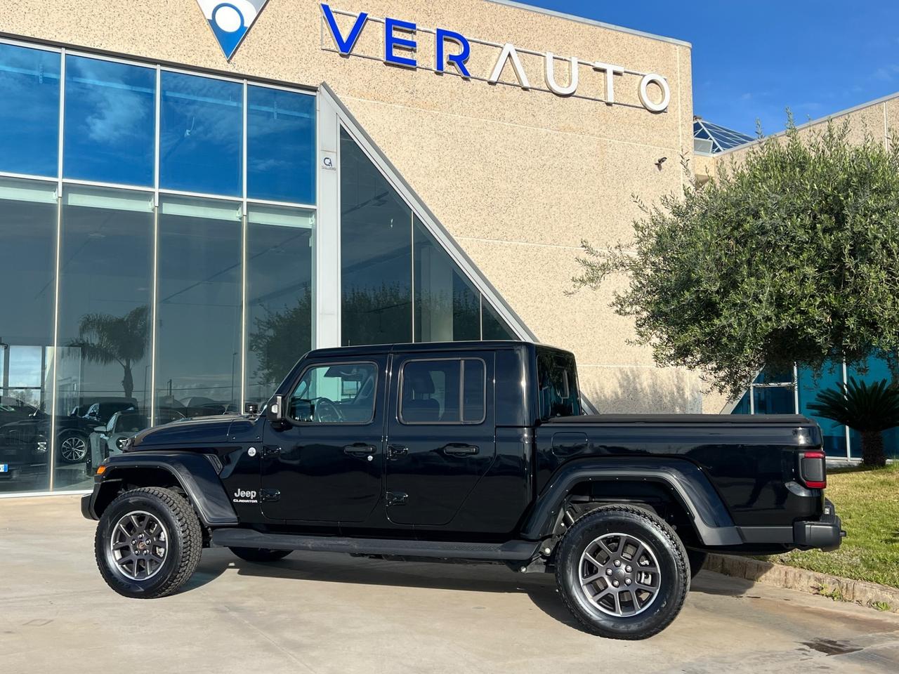 Jeep Gladiator V6 AUTOCARRO offerta T-Stock prezzo imperdibile