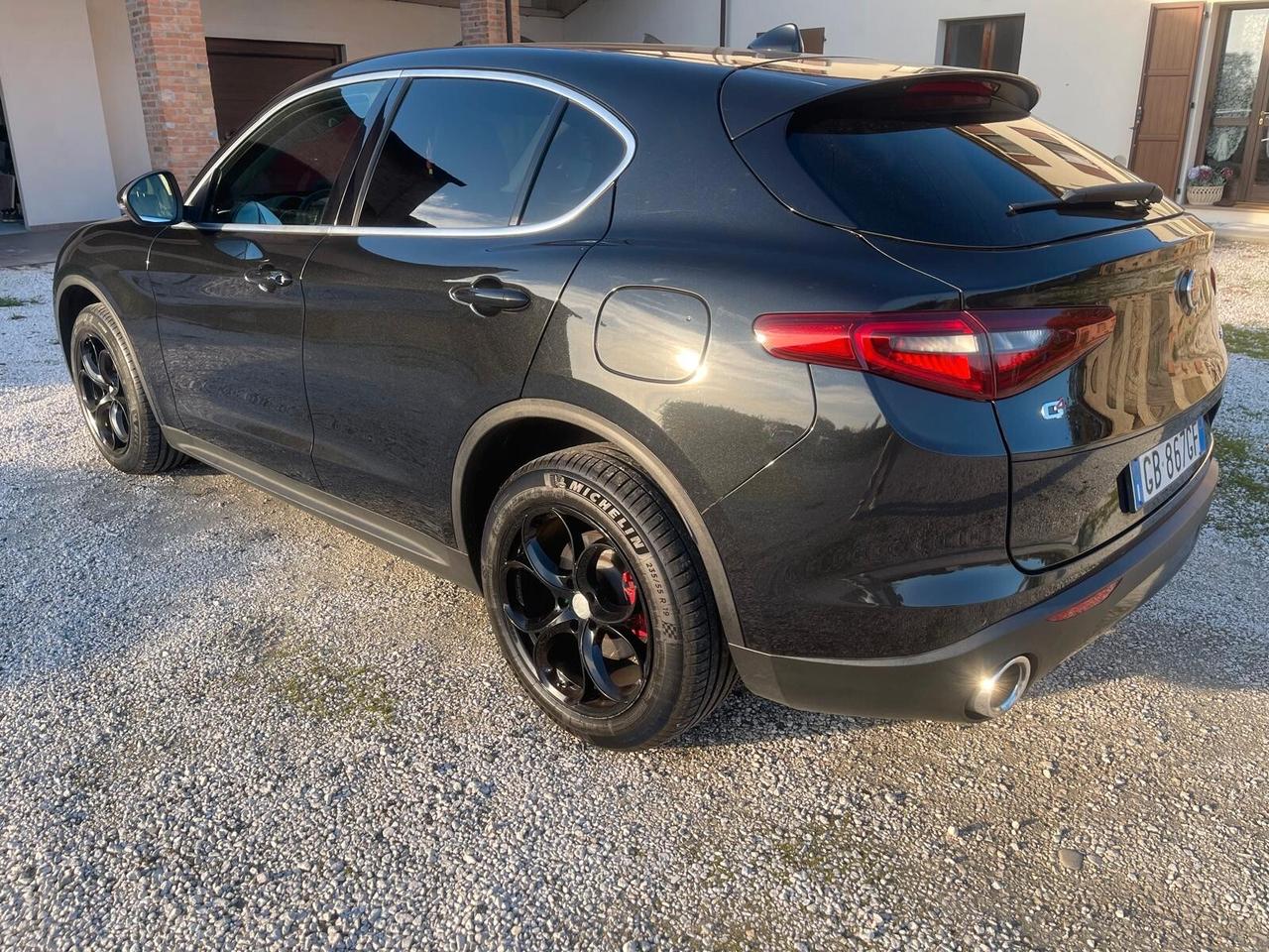 Alfa Romeo Stelvio 2.0 Turbo 200 CV AT8 Q4 Executive