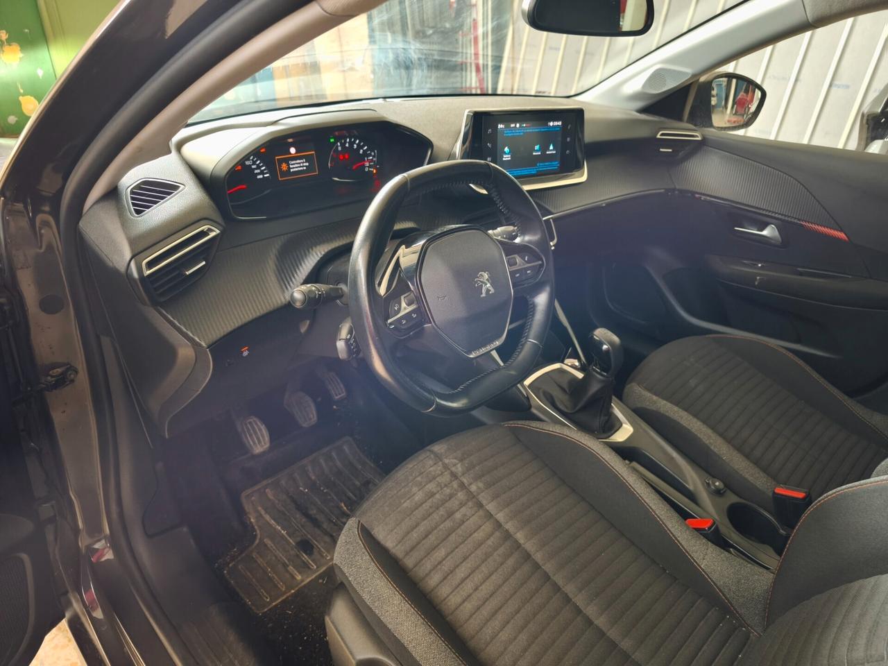 Peugeot 208 PURE TECH INCIDENTATA