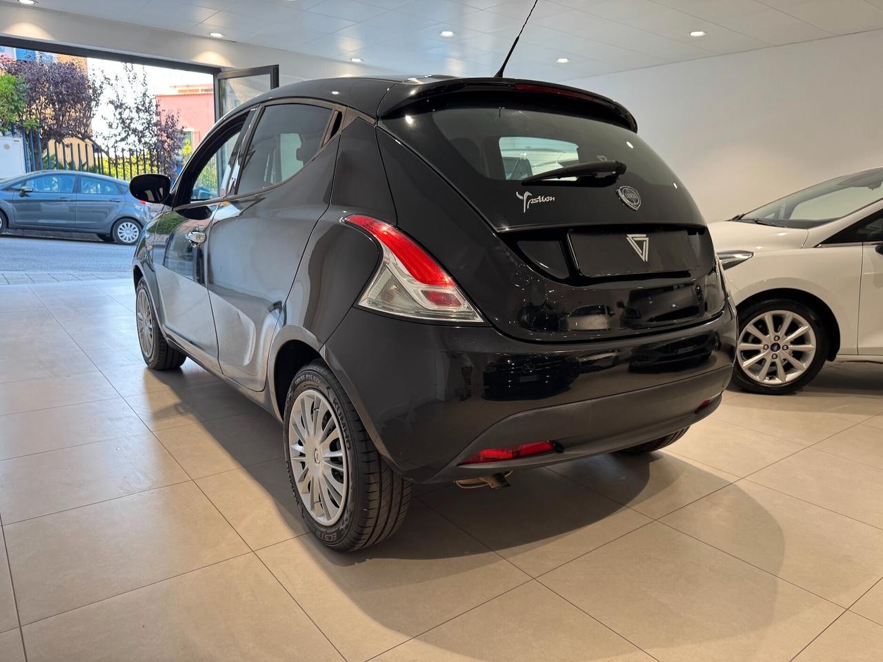 Lancia Ypsilon 1.3 MJT 16V 95 CV 5 porte S&S Silver