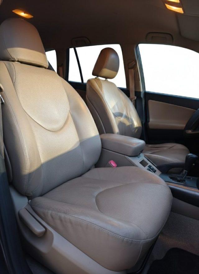 TOYOTA RAV 4 MY23 2.2 D-Cat A/T 150 CV Luxury Automatic Pelle