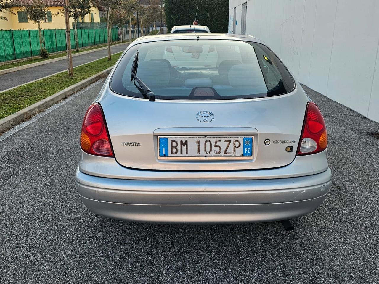 Toyota Corolla 1.6 benzina