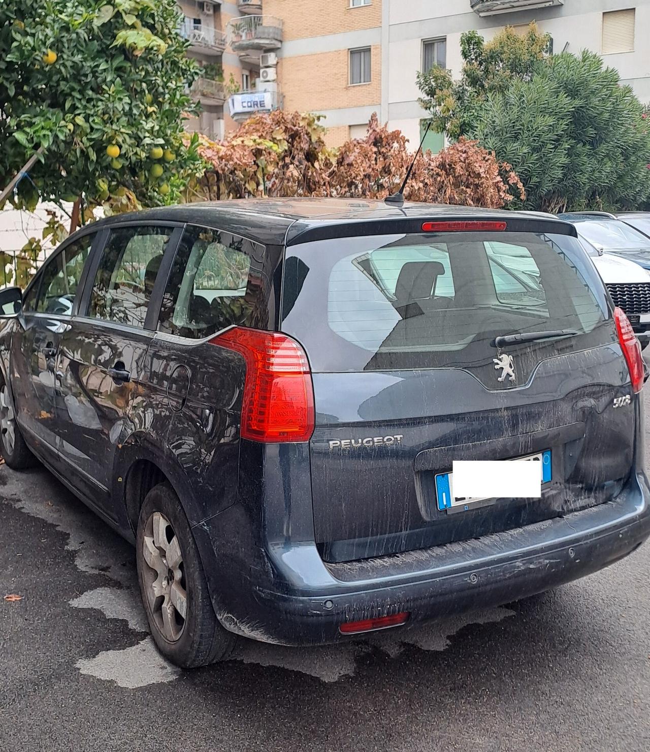 PEUGEOT 5008 1.6 HDi 112cv 7 POSTI