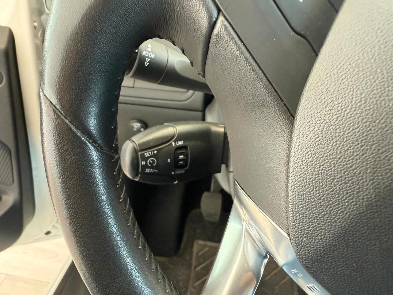 Peugeot 208 PureTech 82 5p. GPL Allure