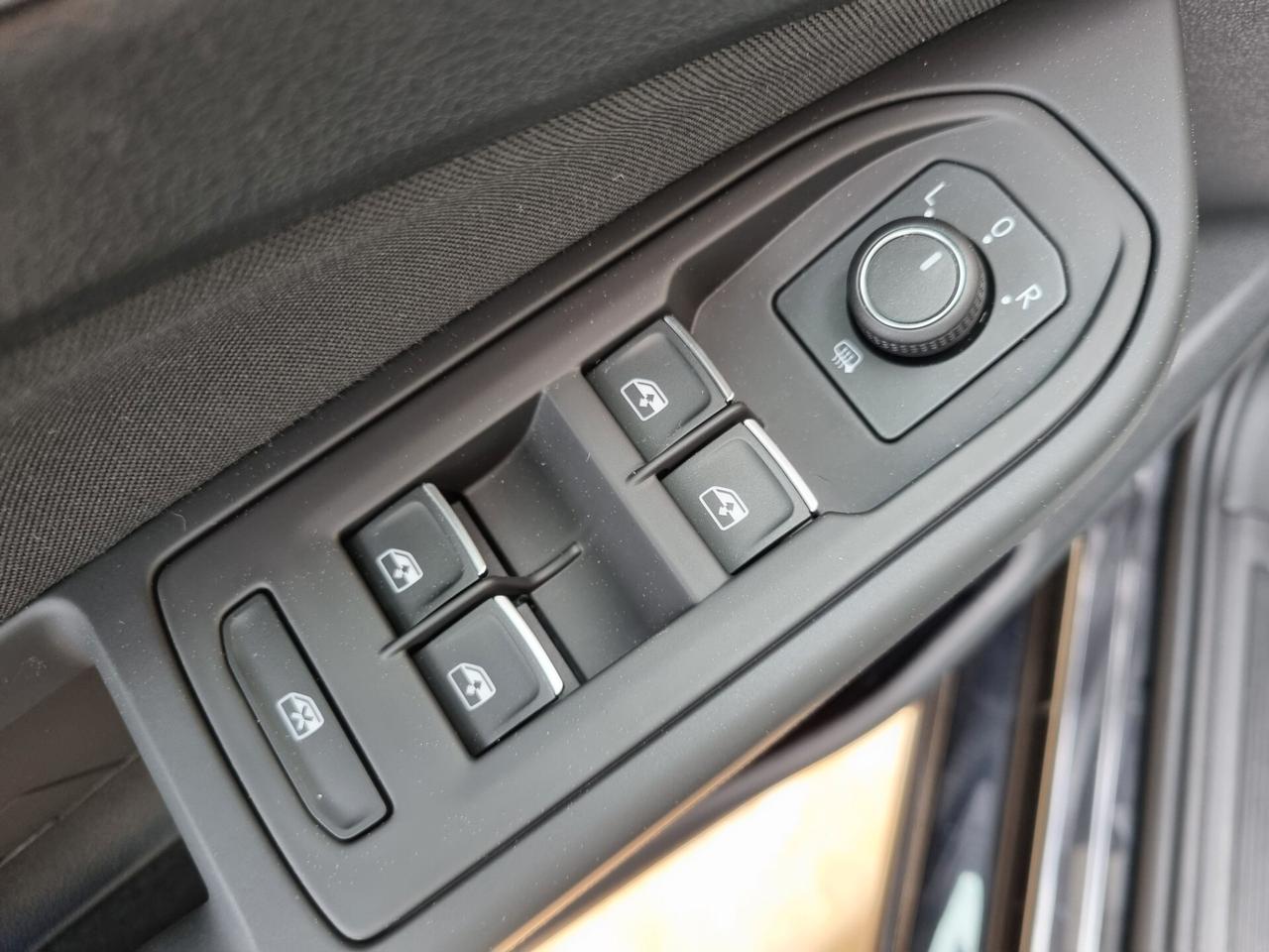 Volkswagen Golf 1.0 eTSI EVO DSG Life