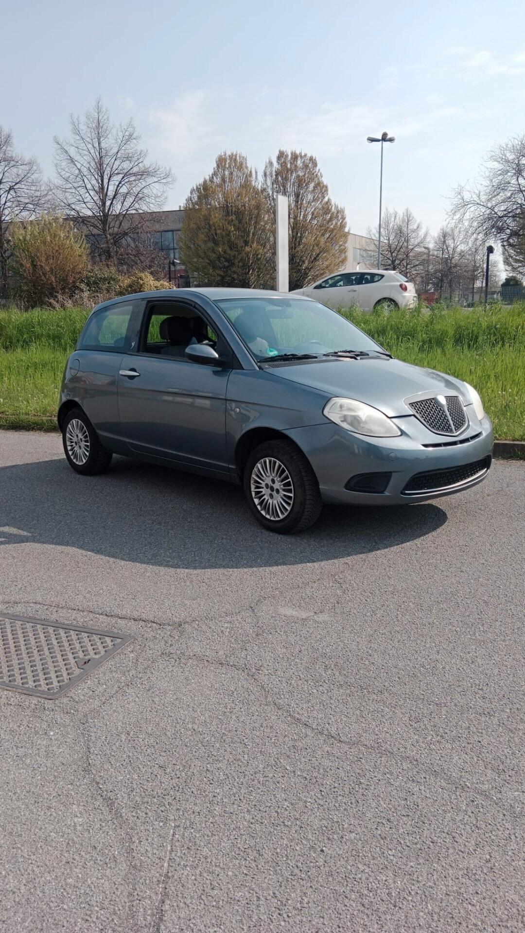Lancia Ypsilon 1.4 Oro