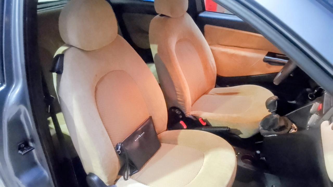 Lancia Ypsilon 1.2 16V 59kw NEOPATENTATI 05