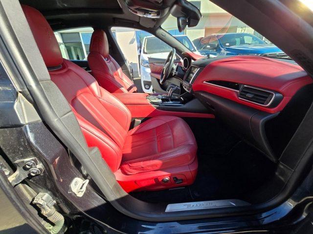 MASERATI Levante V6 Diesel 275 CV AWD Gransport PERMUTE