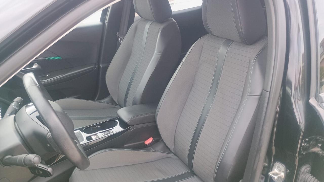 Peugeot 2008 BlueHDi 110 S&S Allure Pack