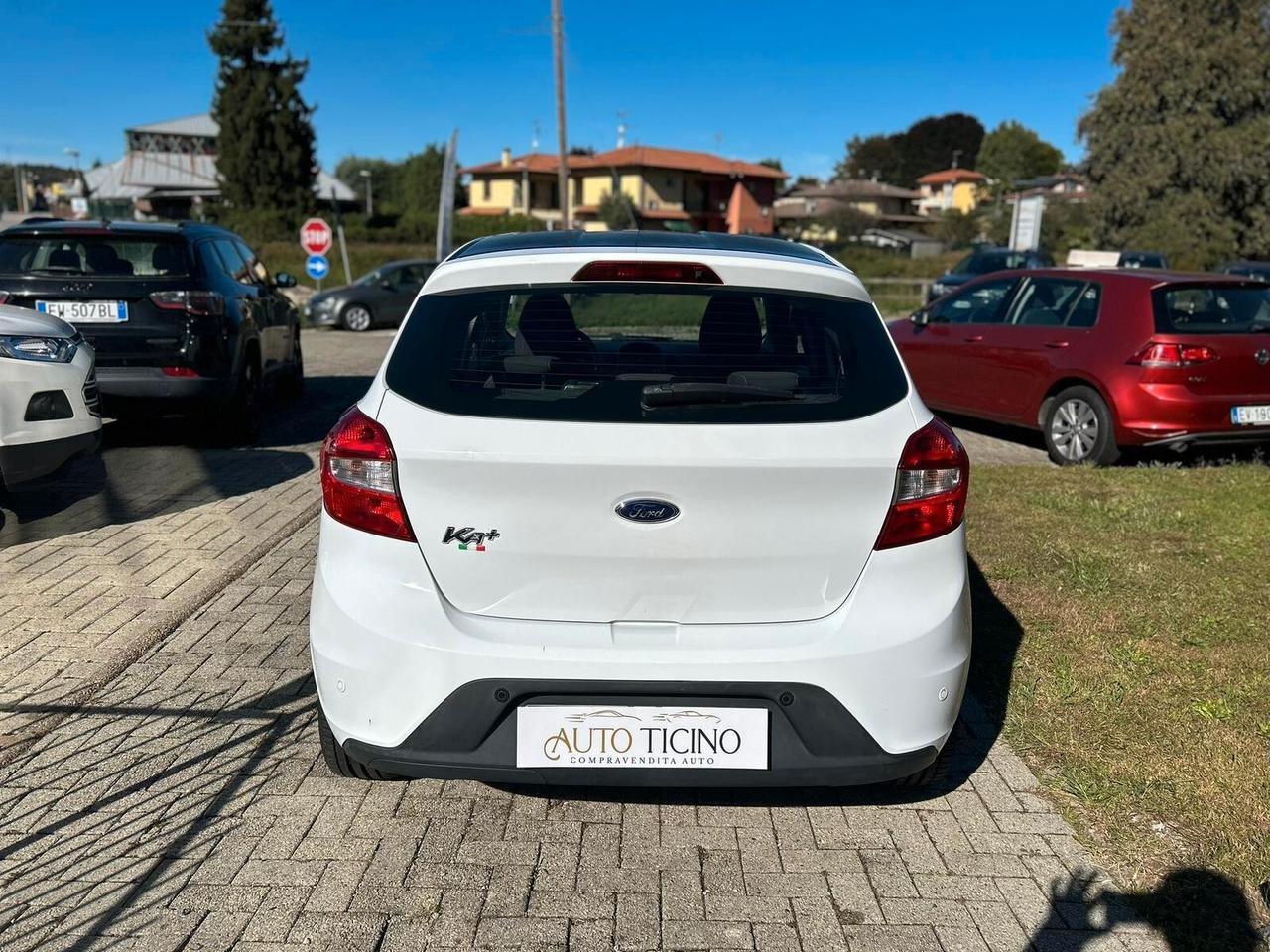 Ford Ka 1.2 Ti-VCT 85CV Black & White