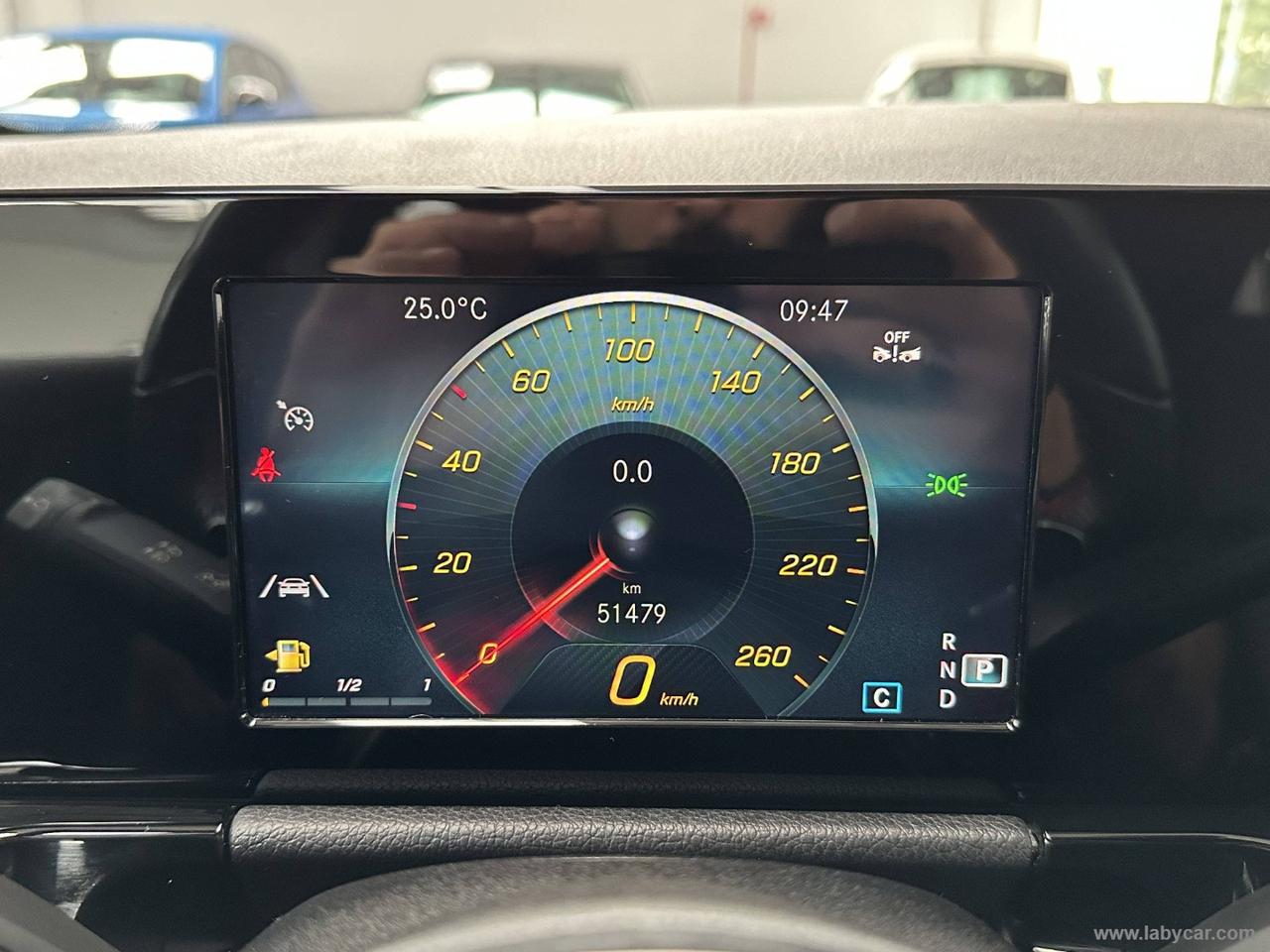 MERCEDES-BENZ GLA 200 Automatic Premium