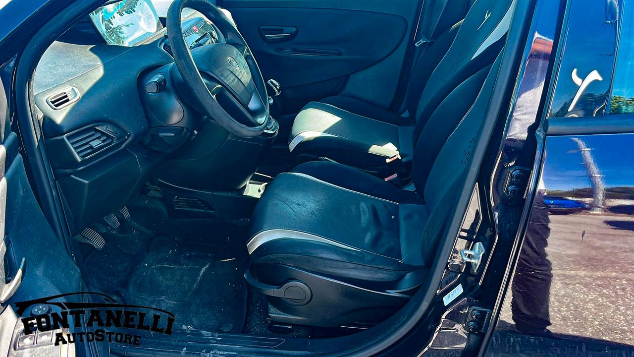 Lancia Ypsilon 0.9 TwinAir 85 CV 5 porte Metano Ecochic Gold
