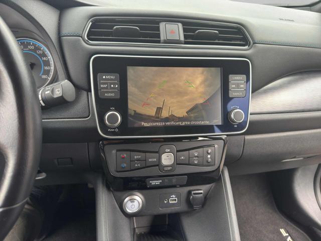 NISSAN Leaf ACENTA 40 KWH-NAVI-SENSORI-RETROCAMERA-POKI KM-
