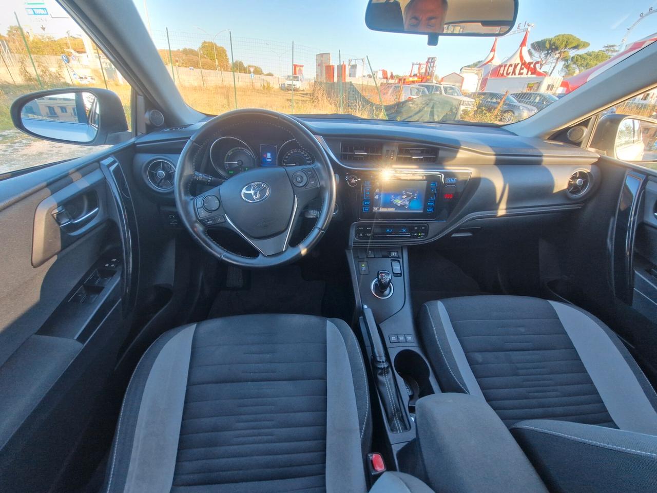Toyota Auris Touring Sports 1.8 Hybrid Lounge