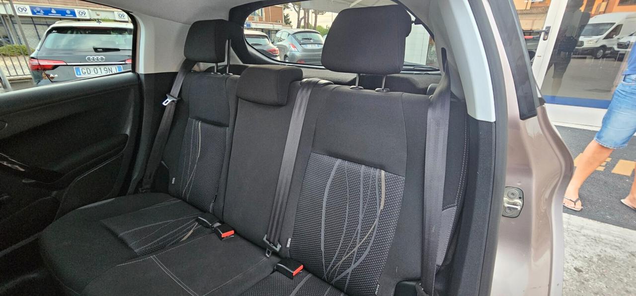 Peugeot 208 1.4 HDi 68 CV Allure solo 49000 Km