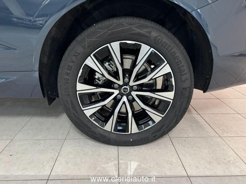 Volvo XC60 B4 (d) automatico Plus Dark - KM0