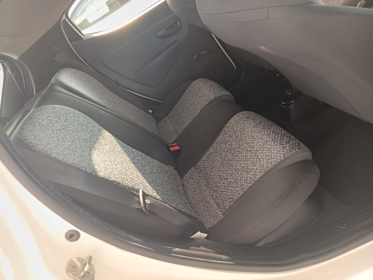 Ypsilon 1.2 C.V 69 PER NEO PATENTATI COME NUOVA