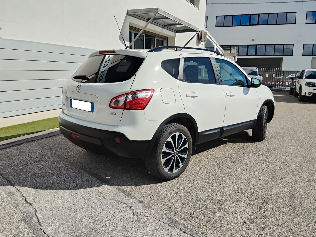 Nissan Qashqai 1.6 131cv TEKNA 360 4wd GANCIO TRAINO