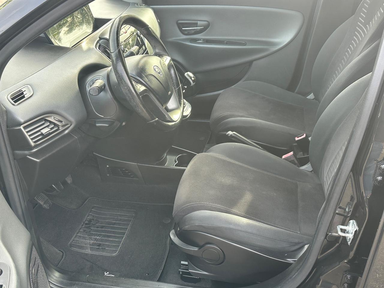Lancia Ypsilon 1.3 Mj 95 cv S&S Platinum motore nuovo