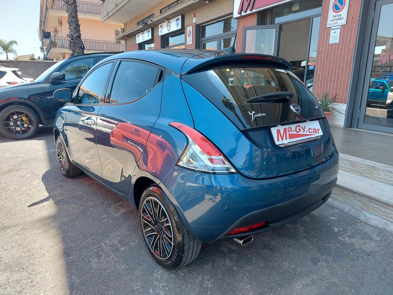 Lancia Ypsilon 1.0 FireFly Hybrid Ecochic Gold