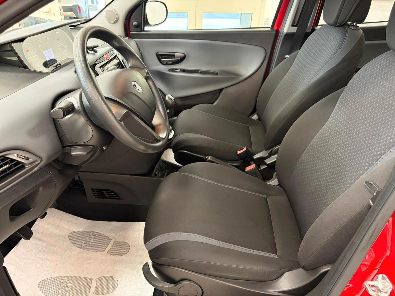 Lancia Ypsilon 1.2 Silver 69cv unico proprietario