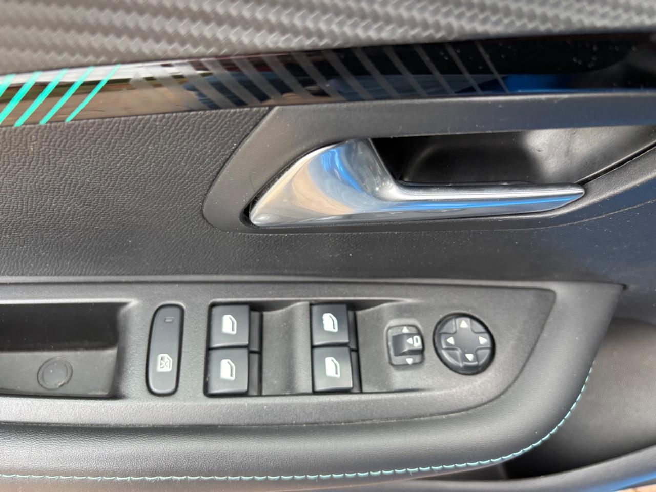 Peugeot 208 PureTech 100 Stop&Start 5 porte Allure