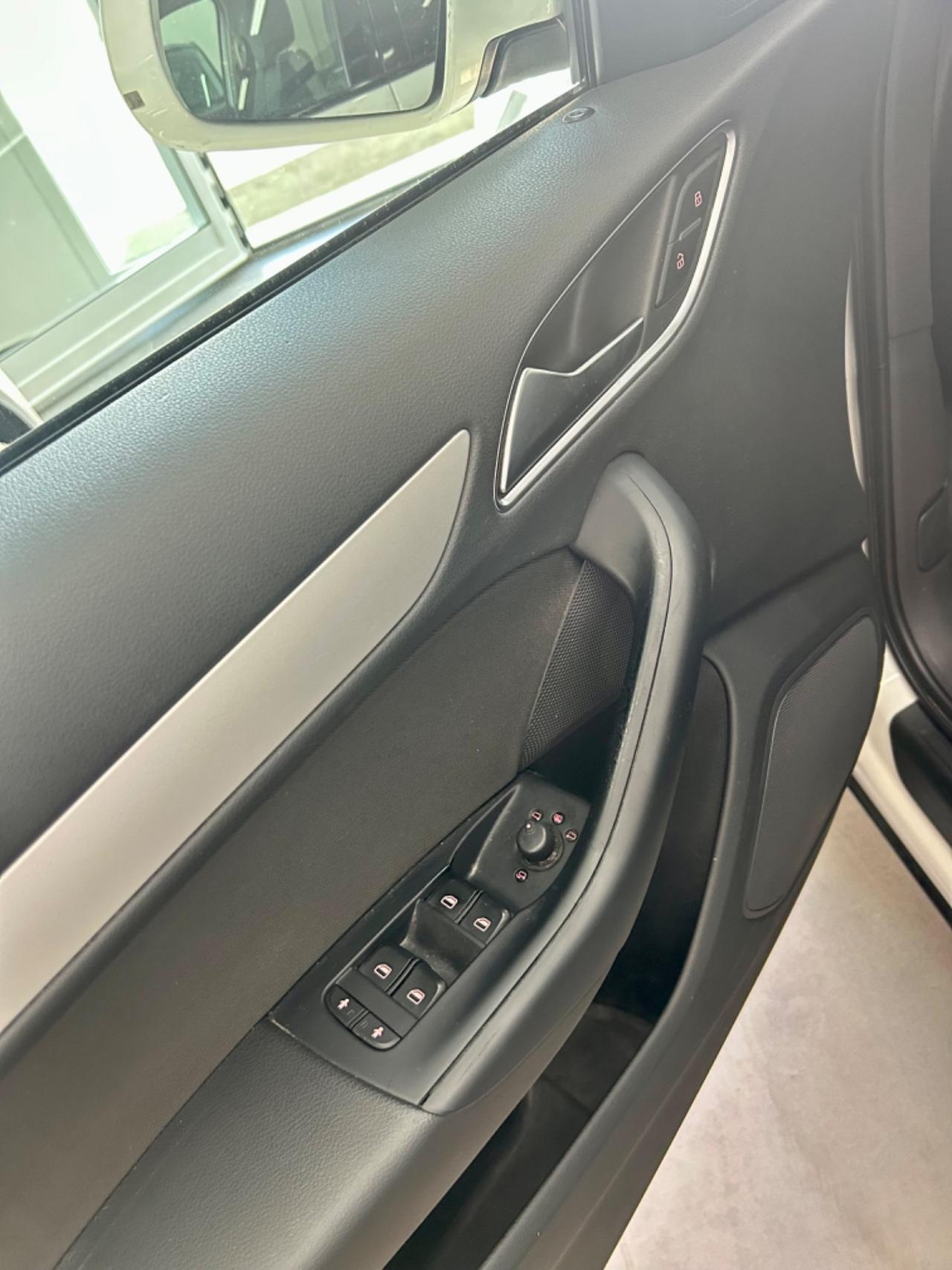 Audi Q3 2.0 TDI 120 CV Sport FINANZIABILE