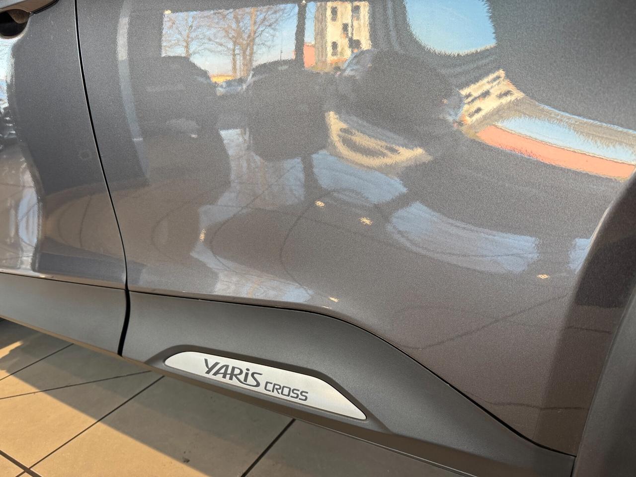 Toyota Yaris Cross 1.5h Trend fwd 130cv e-cvt Led App conn Cam 17" Neop