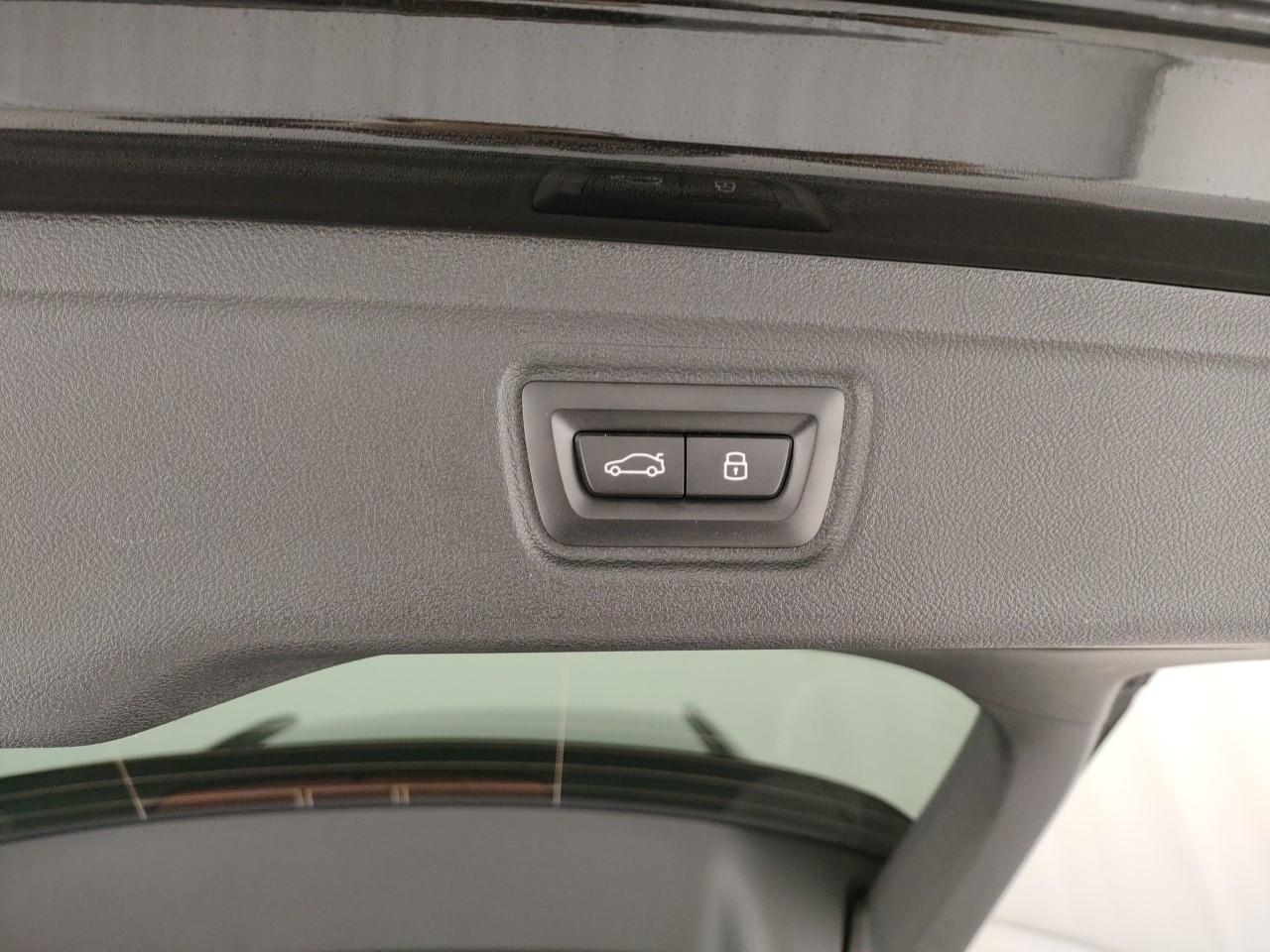 BMW 320d Touring mhev 48V MSport auto