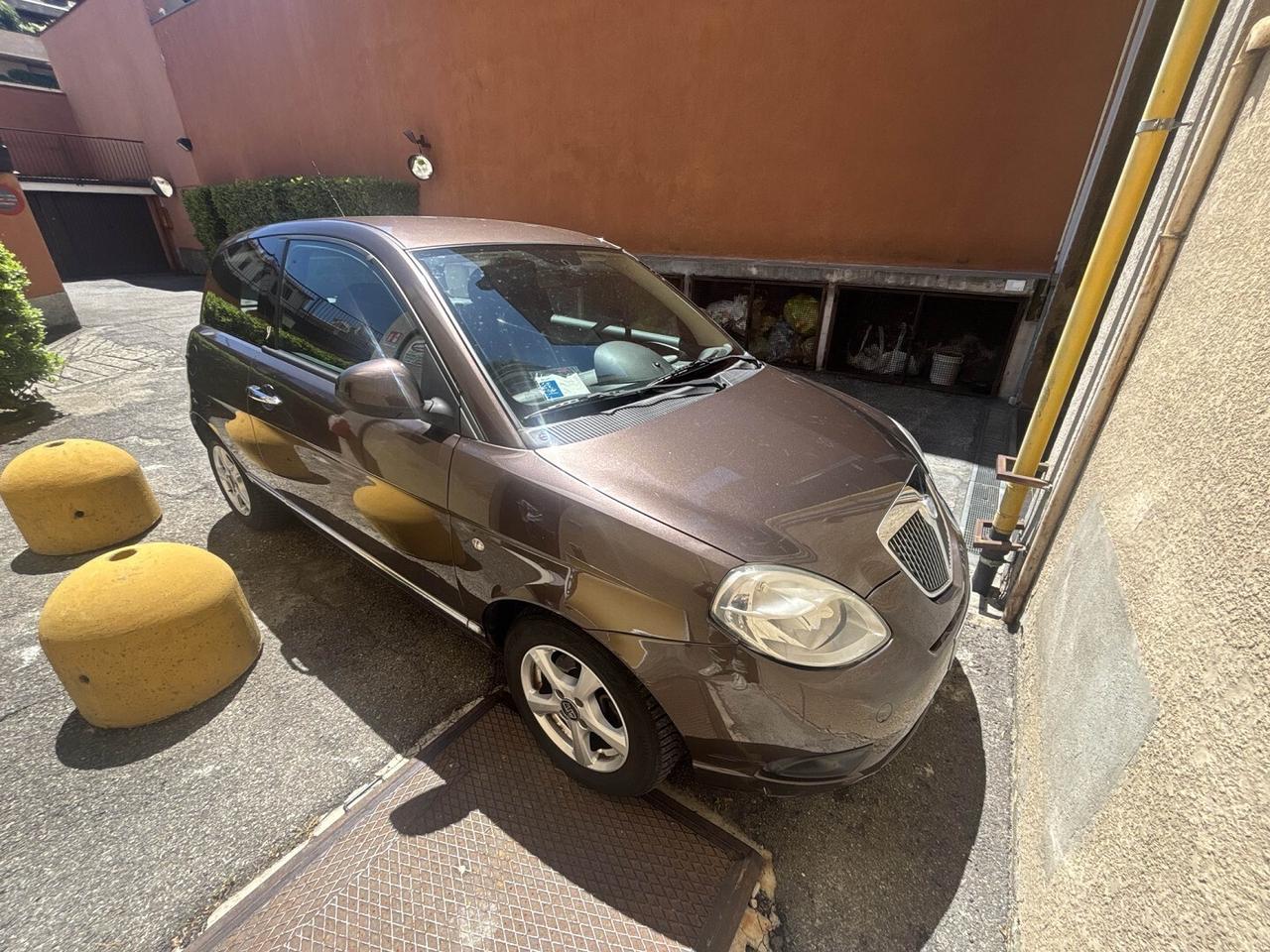 LANCIA YPSILON 1.4 16V PLATINO AUTOMATICA