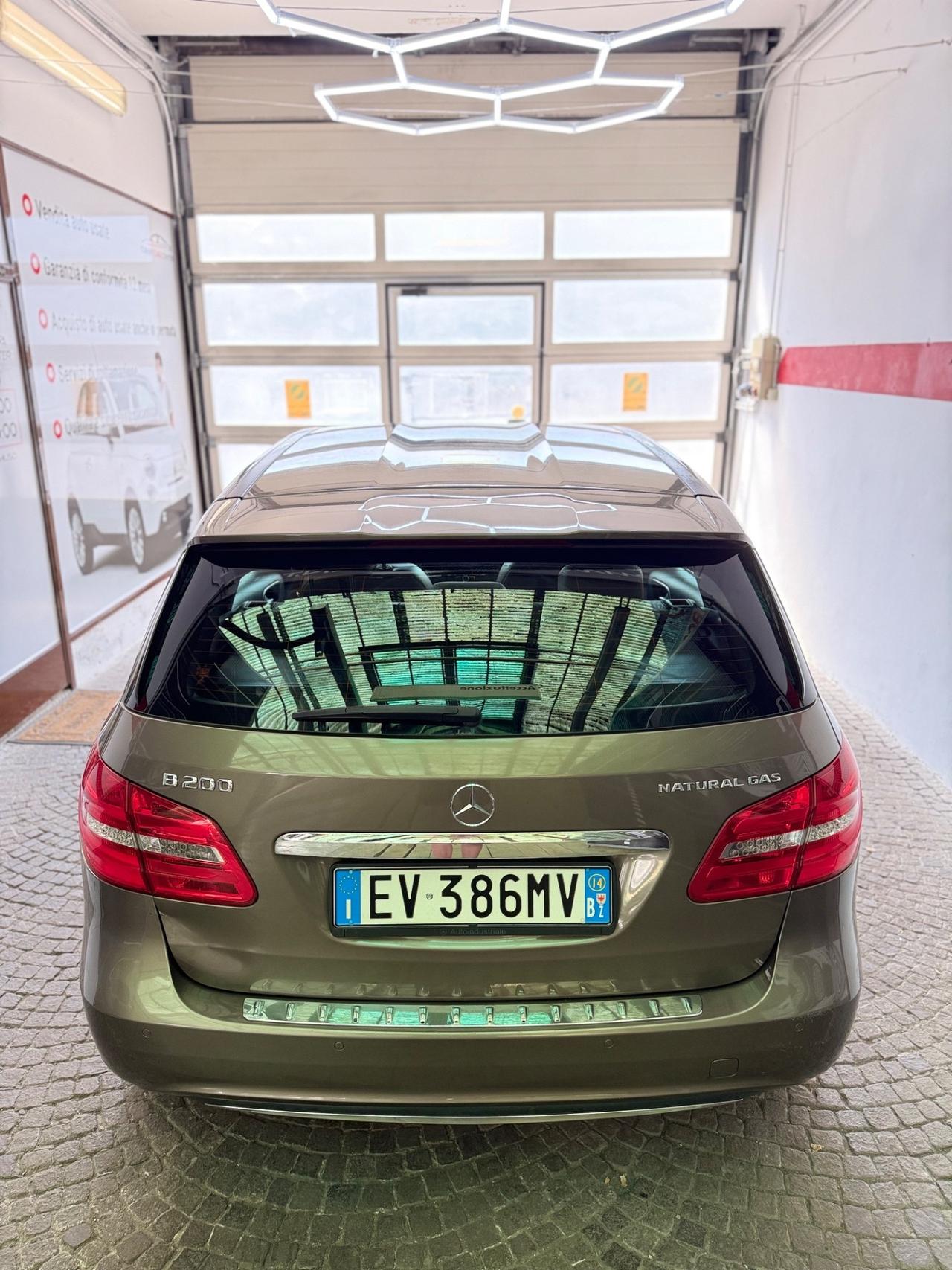 Mercedes-benz B 200 NGD Premium