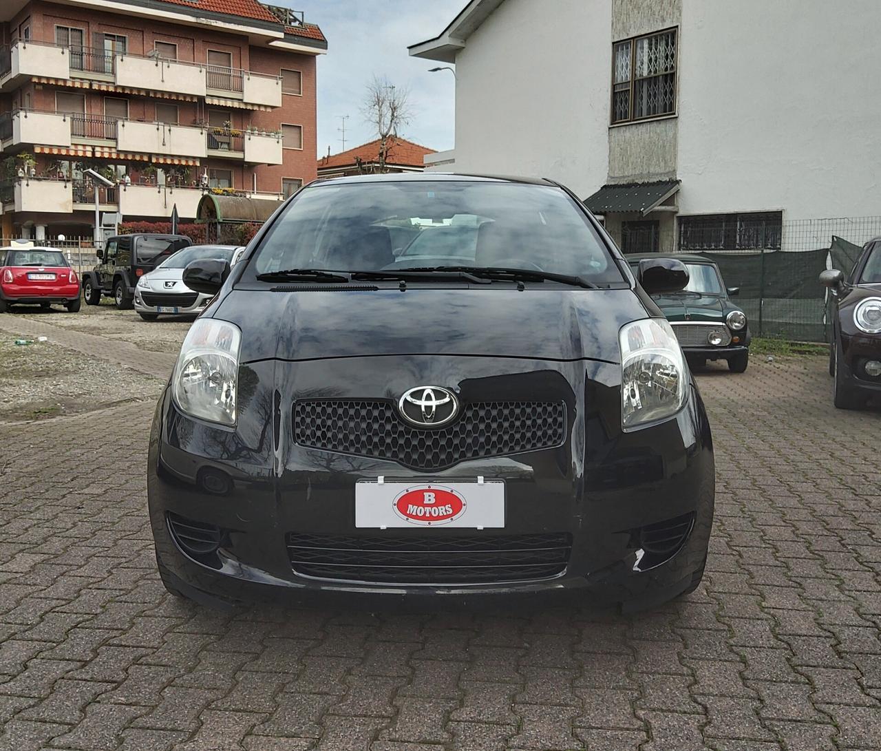 Toyota Yaris 1.3 5 porte CAMBIO AUTOMATICO