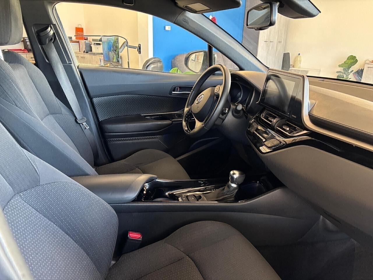 Toyota C-HR 1.8 Ibrida Cambio Automatico Neopatentati