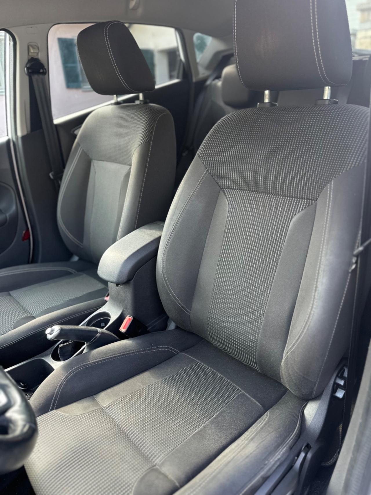 Ford FIESTA 1.4 5p. BZ.- GPL TITANIUM NEOPAT KMCERT
