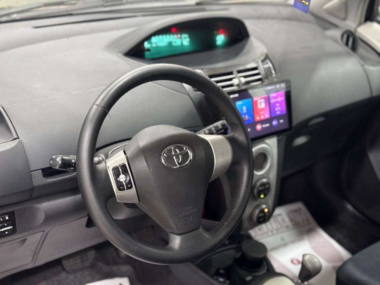 Toyota Yaris 1.3 automatica full optional