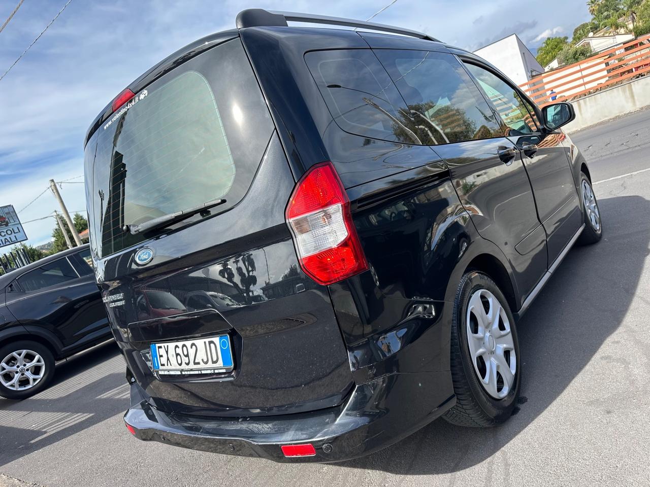 Ford Tourneo Courier 1.5 TDCI 75 CV Titanium
