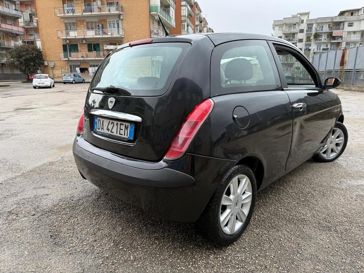 Lancia Ypsilon 1.2 Oro Giallo