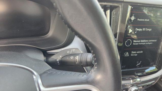 VOLVO XC60 B4 (d) AWD Geartronic Momentum PERMUTE