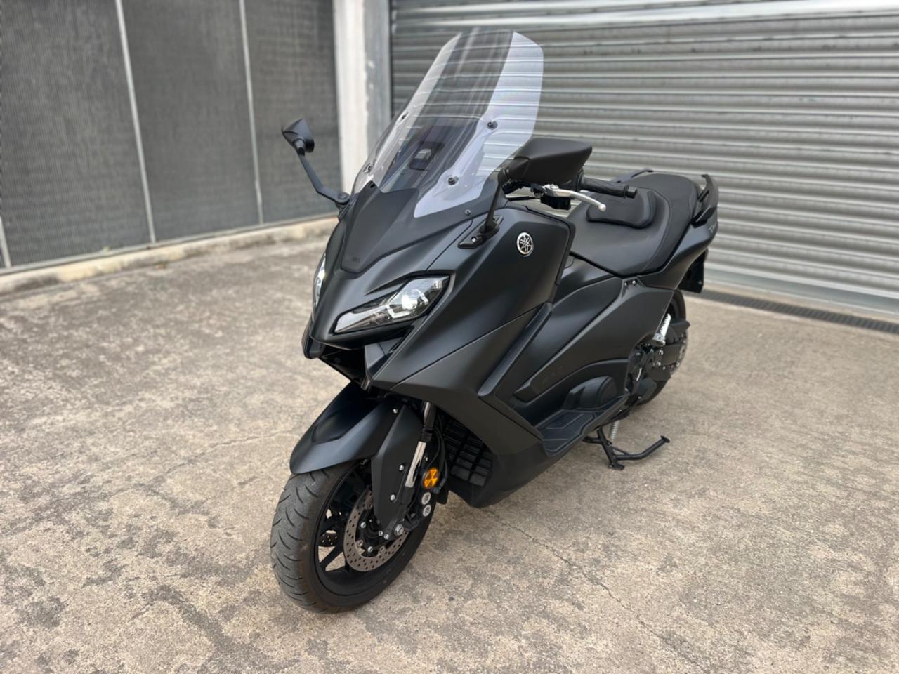 YAMAHA T-MAX 560