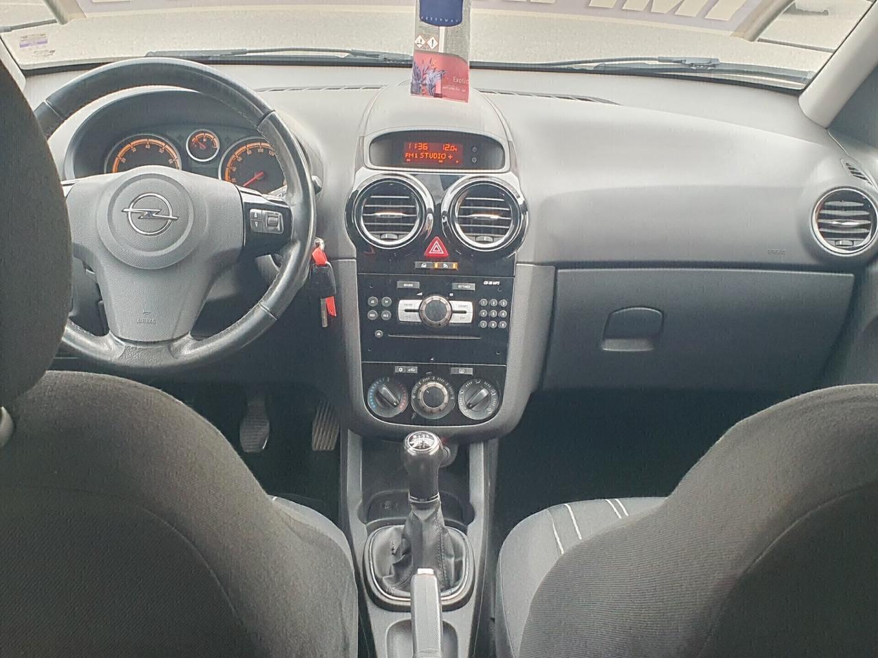 Opel Corsa 1.2 80CV 3 porte GPL Neopatent 2010