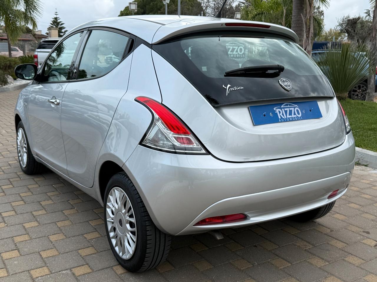 Lancia Ypsilon 1.2 69 CV 5 porte Unyca