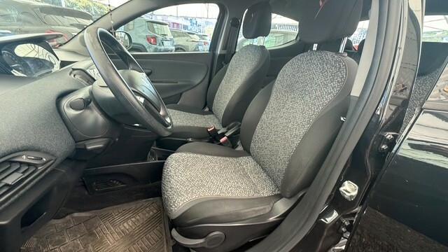 Lancia Ypsilon 1.2 69 CV 5 porte GPL Ecochic Black and Noir