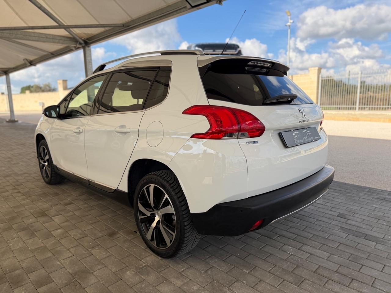 Peugeot 2008 BlueHDi 100 Allure FULL