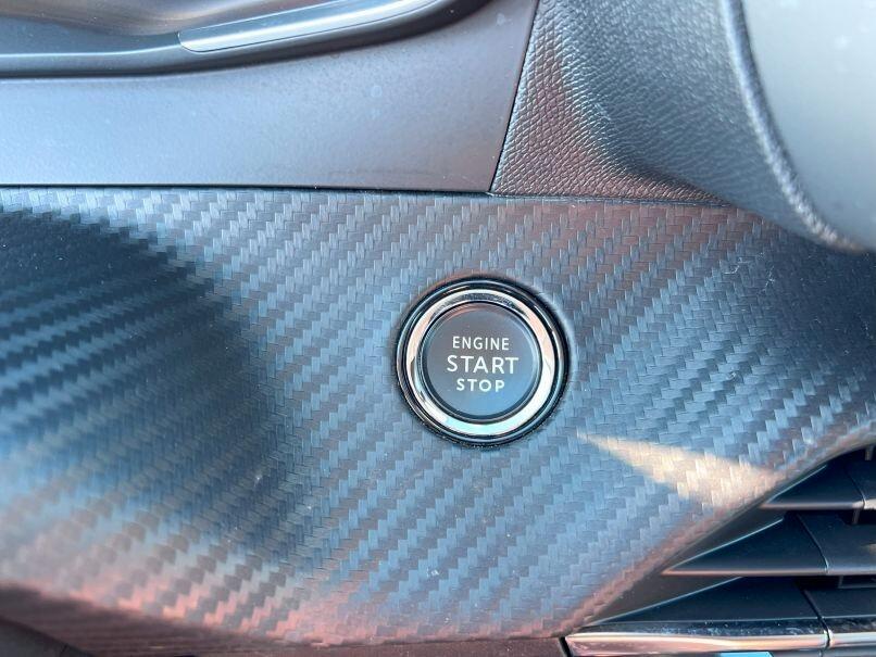 Peugeot 2008 BlueHDi 110 S&S Allure Pack