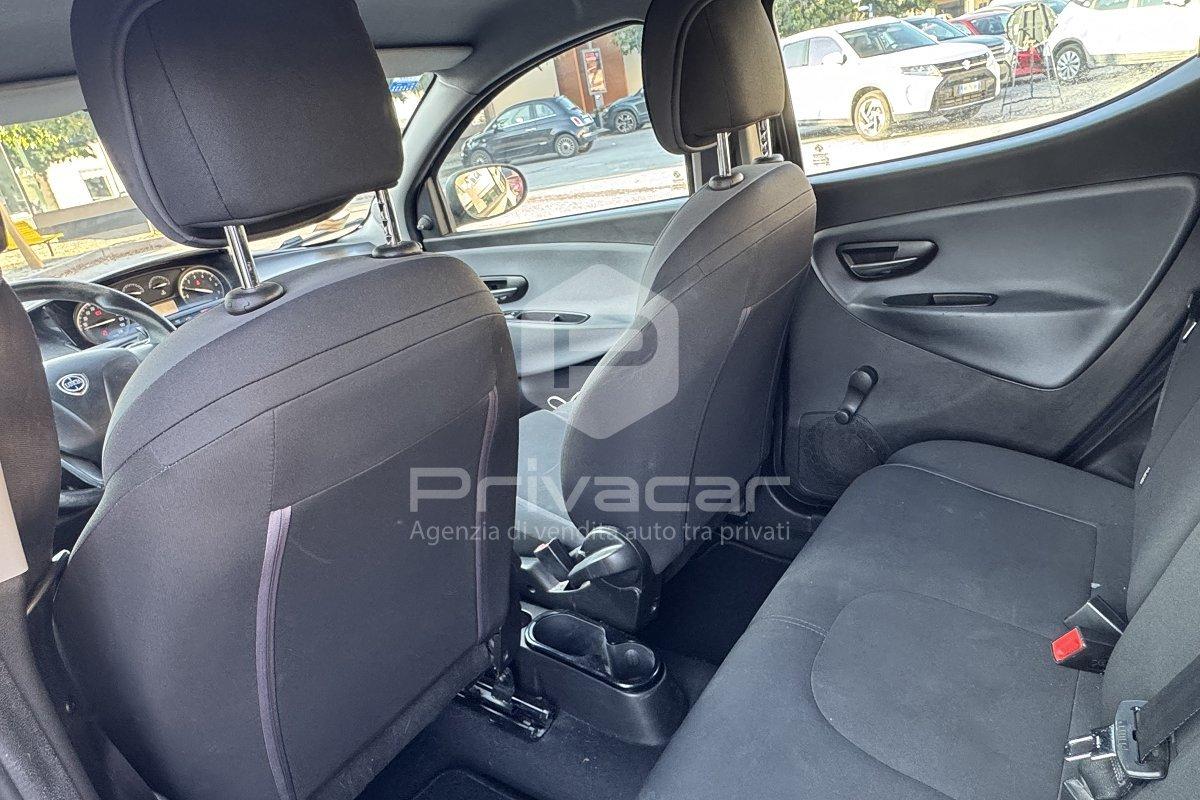 LANCIA Ypsilon 1.2 69 CV 5 porte Silver