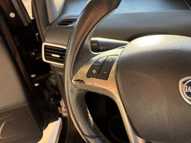 LANCIA Ypsilon 1.2 69 CV 5 porte Silver OK NEOPATENTATI